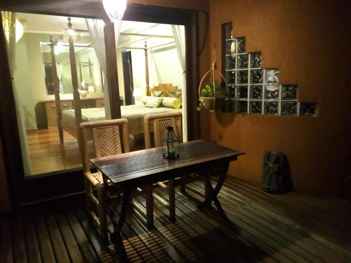 Luxury Suites Vila Indonesia Гаропаба Экстерьер фото