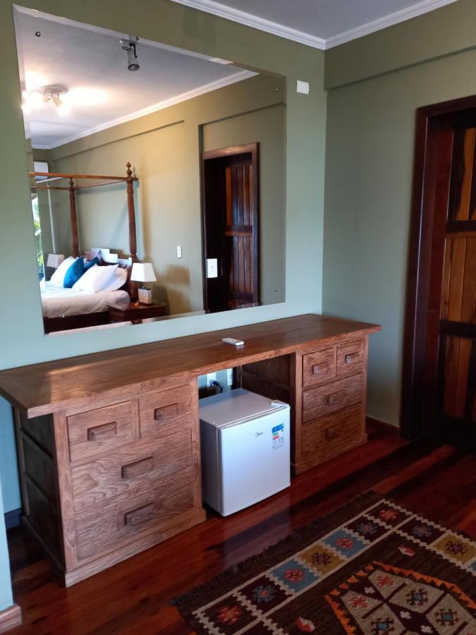 Luxury Suites Vila Indonesia Гаропаба Экстерьер фото